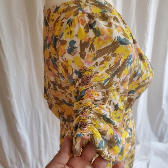 Free People Womans Size 0 Fit & Flare Short Floral Dress Yellow w/Rutched Sleeve - Picture 4 of 13